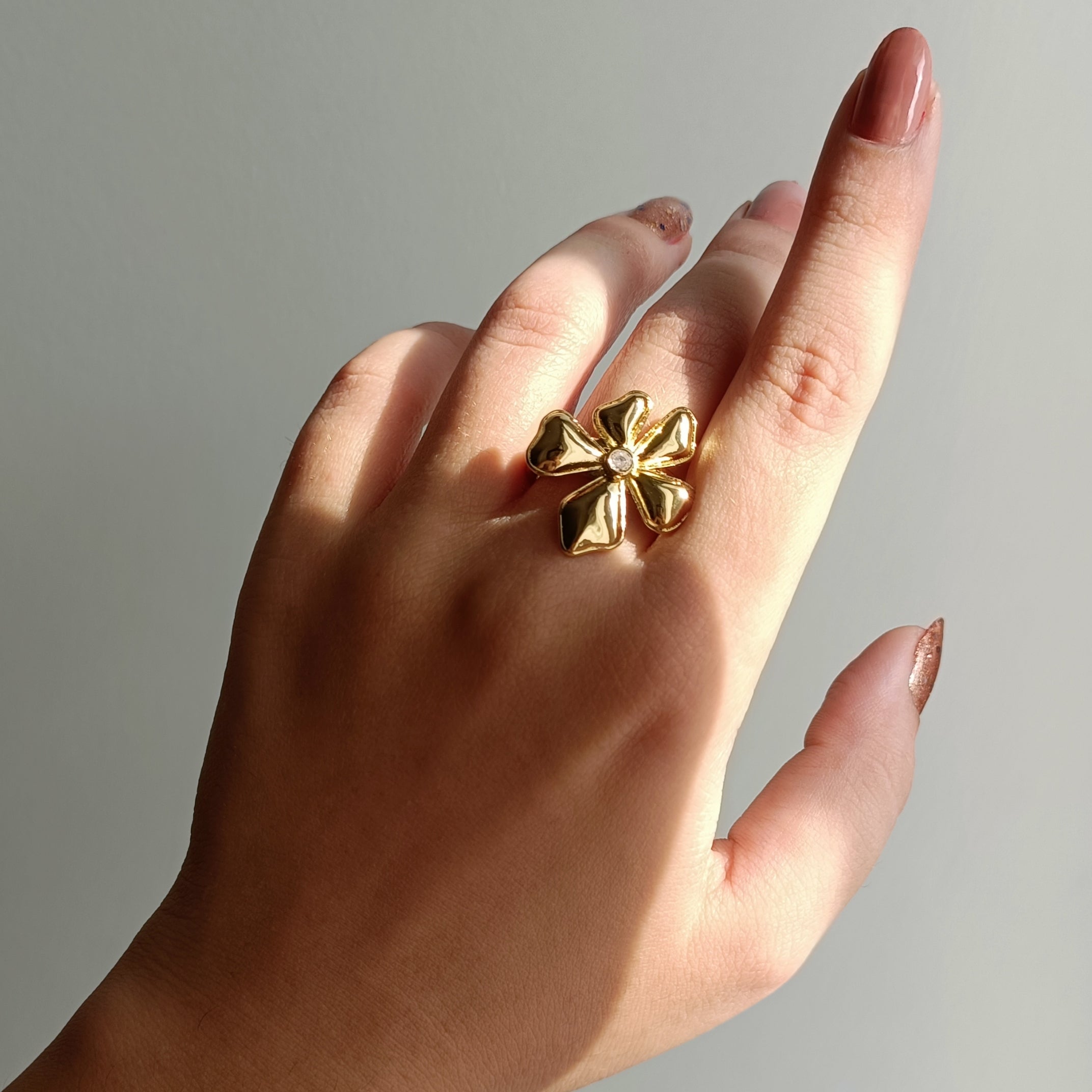Golden Flower Ring | Anti Tarnish