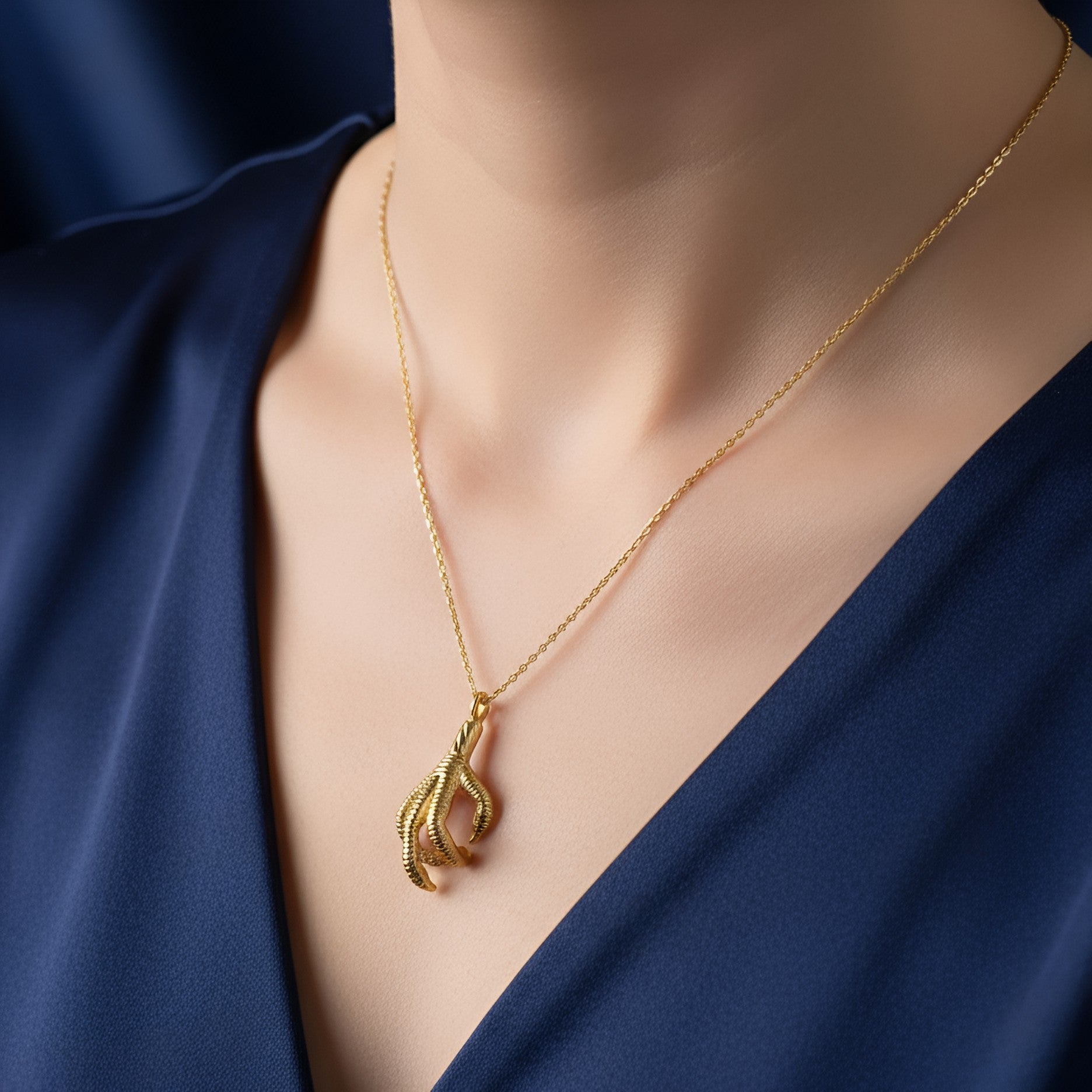 The Gryphon's Grip | 18 KT Gold plated pendant