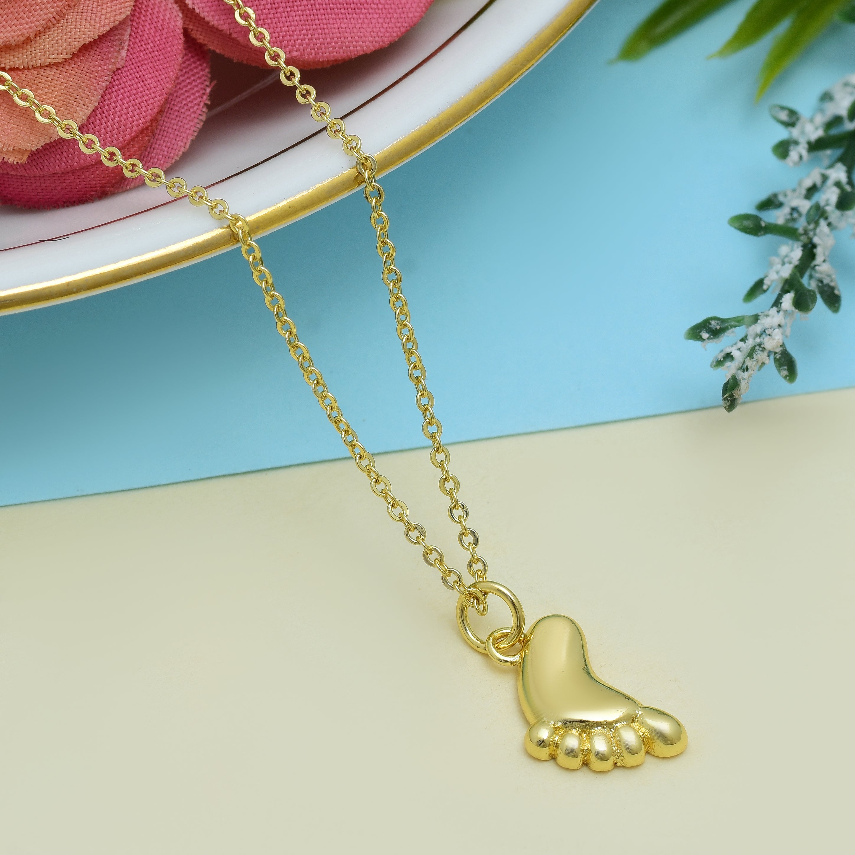 Gold Feet Pendant | Anti Tarnish