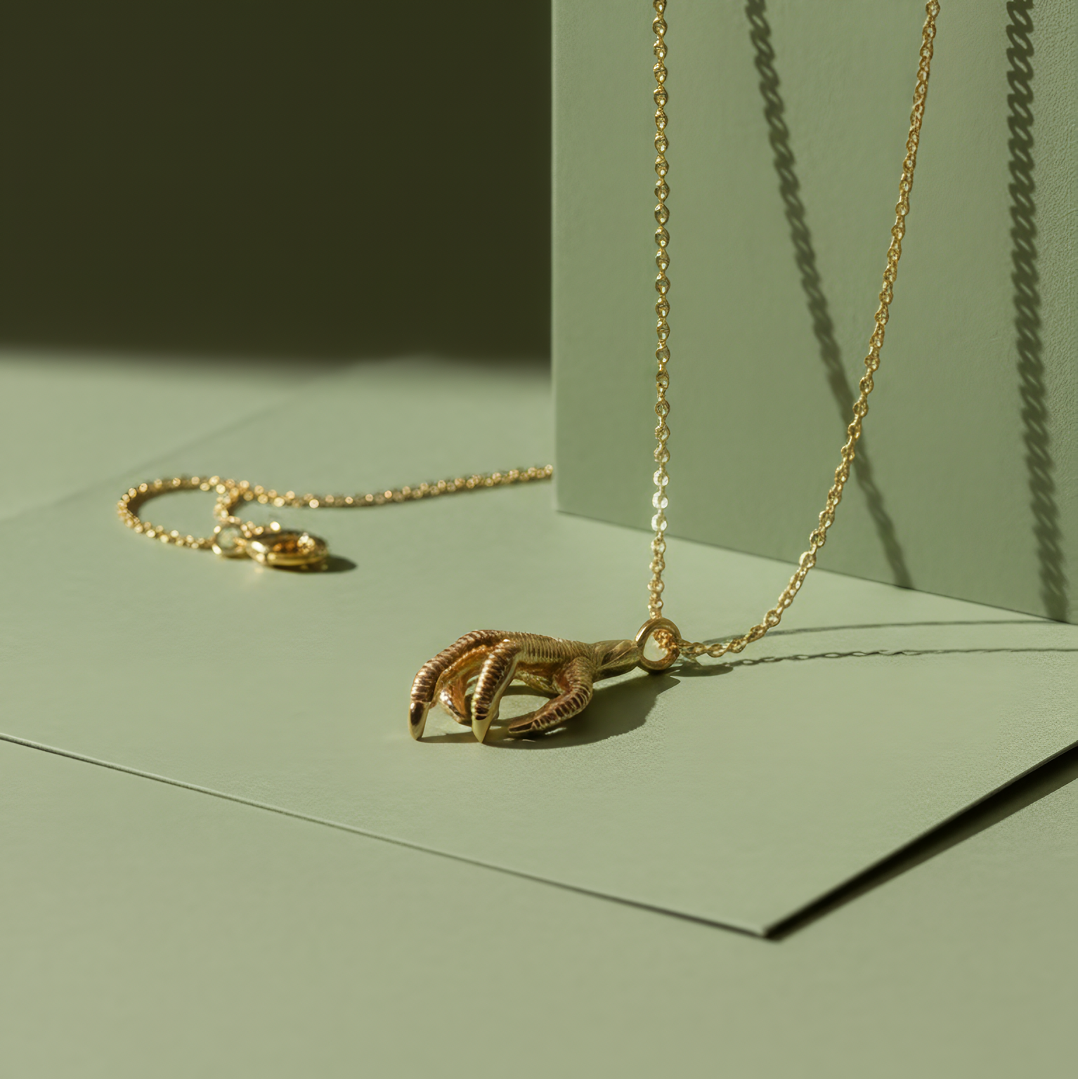 The Gryphon's Grip | 18 KT Gold plated pendant