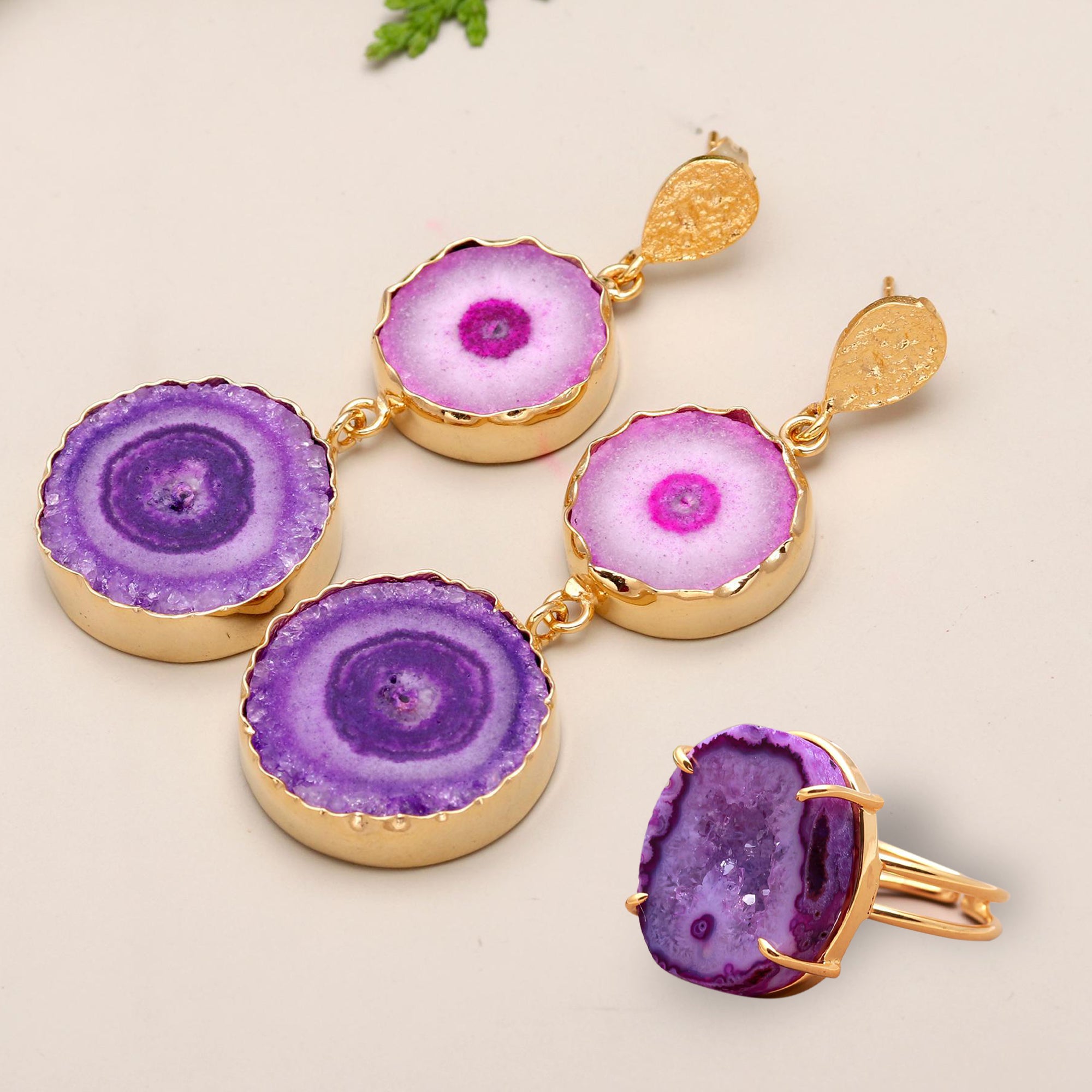 Pair up Magnificent Mauve with Dazzling Sensation
