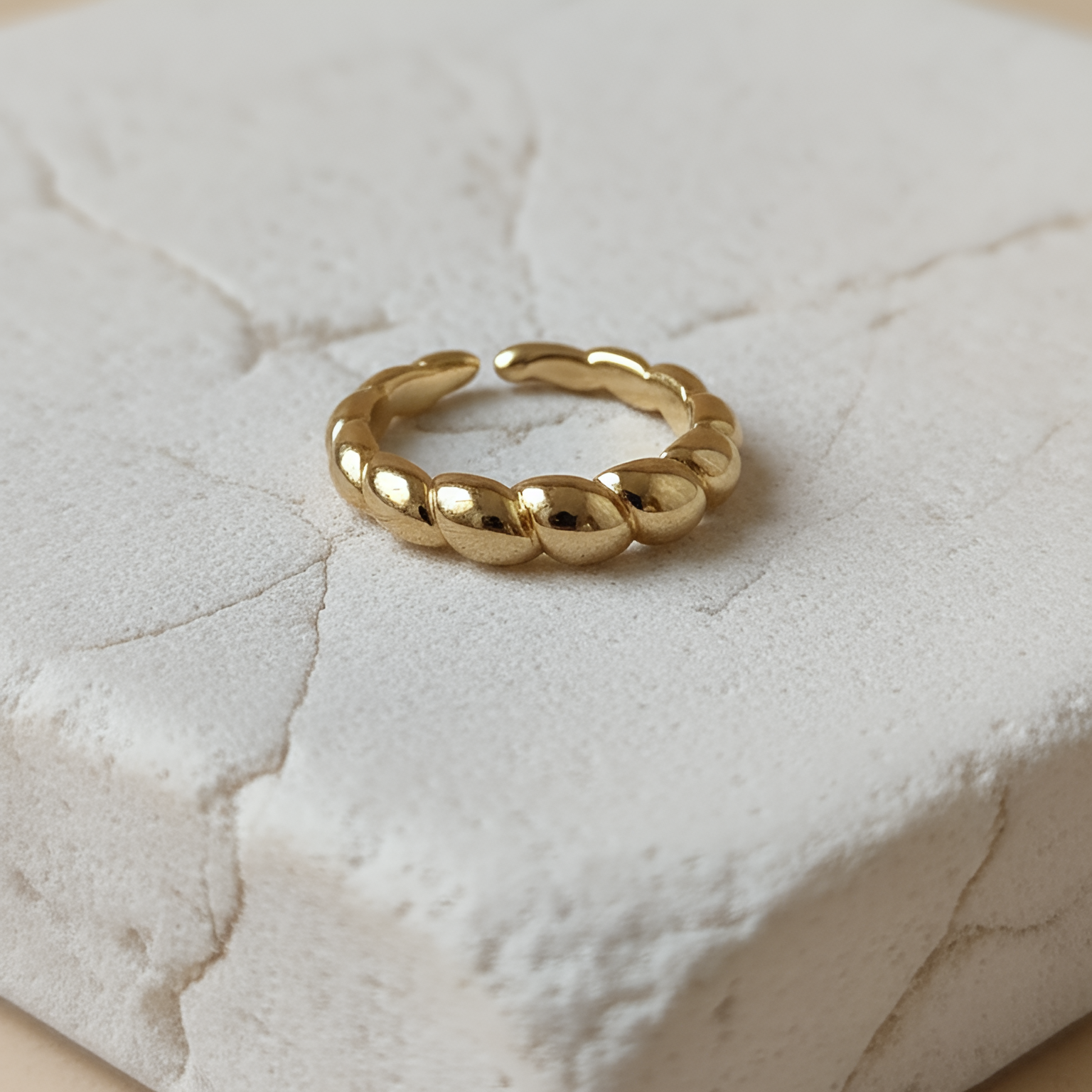Noble Twist | 18KT Gold plated anti tarnish ring