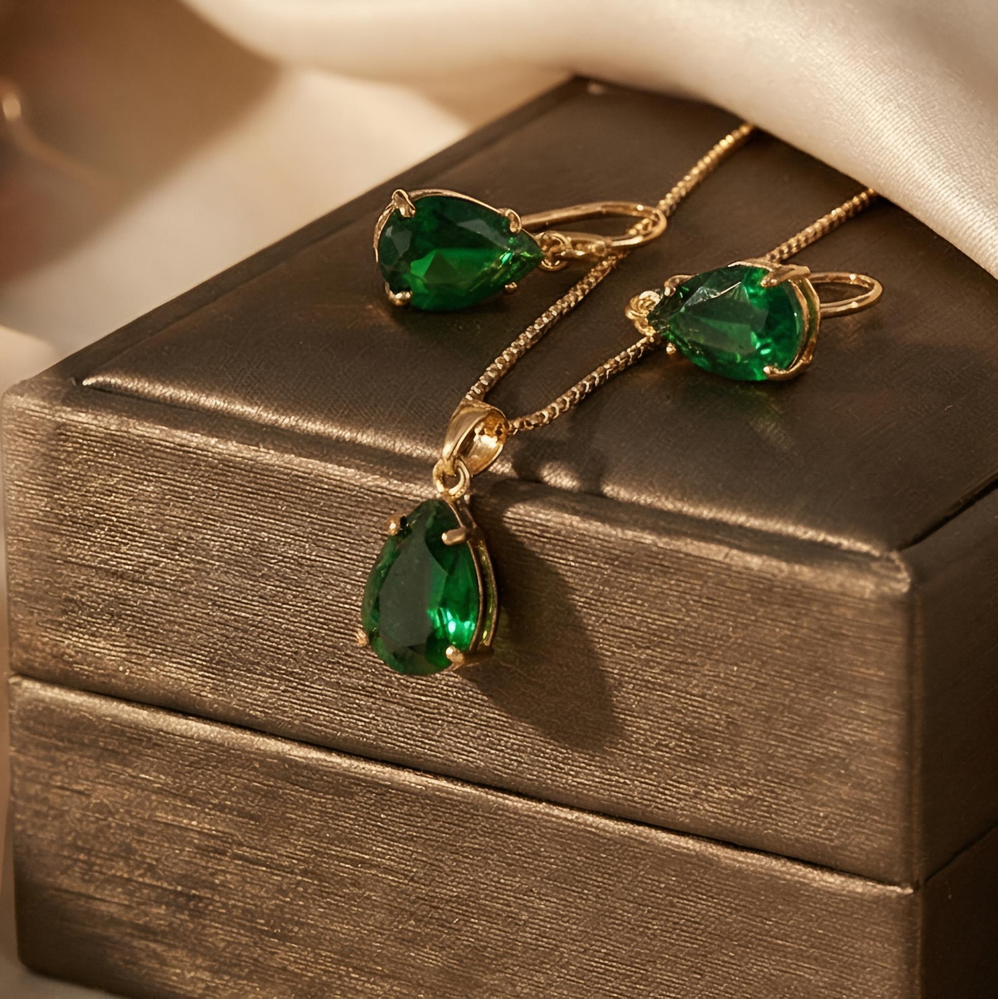 Timeless Elegance | 18 KT Gold Plated Pendant Set