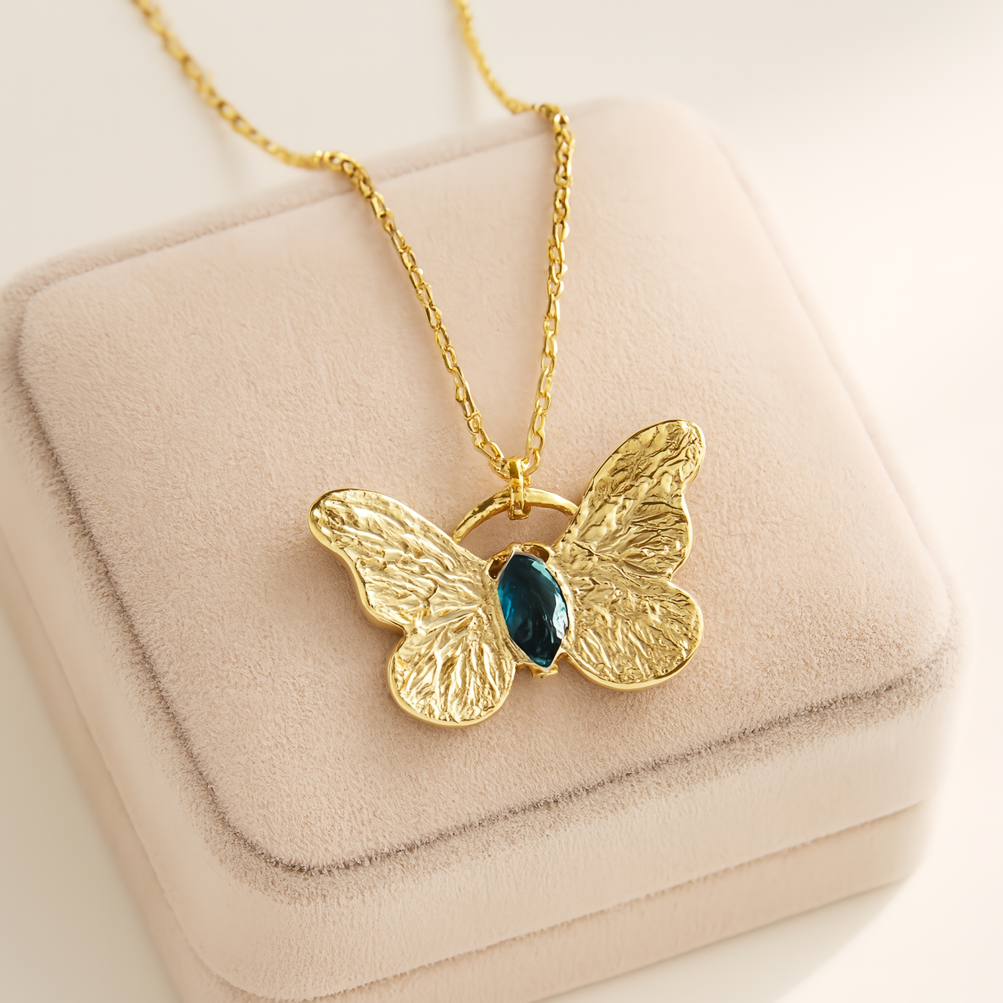 Velvet Wings | 18 KT Gold plated pendant