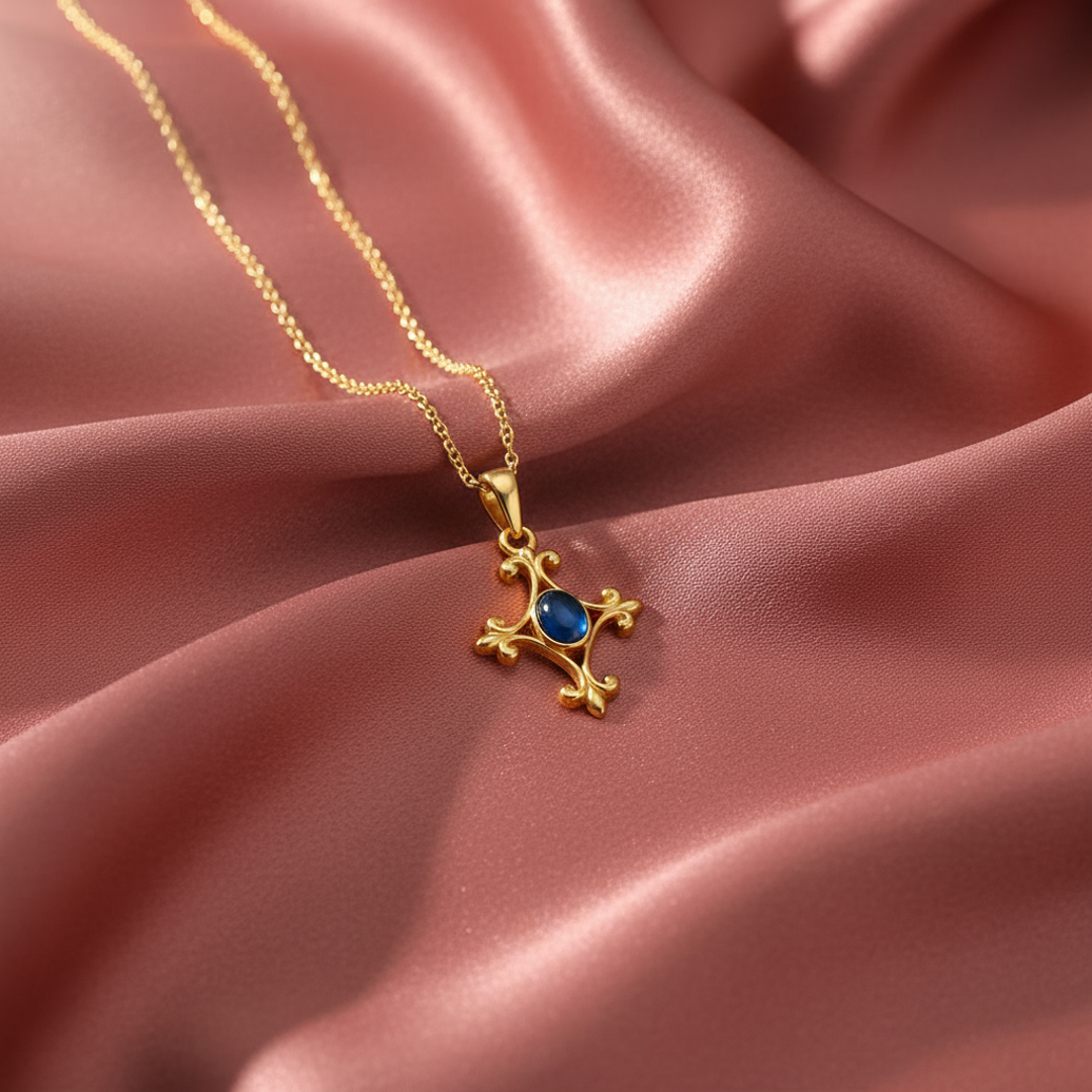 Blue Majesty | 18 KT Gold plated pendant with chain